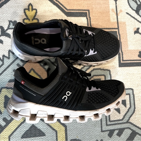 On cloud sneakers - Picture 1 of 2